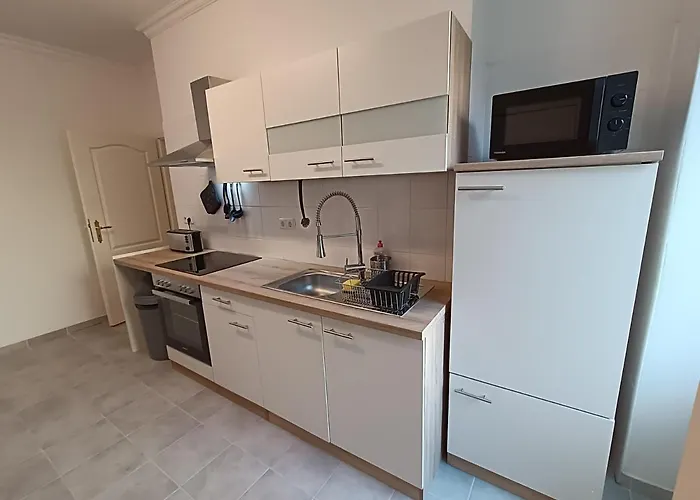 Central 2 Bedroom Apartment In Kreuzberg