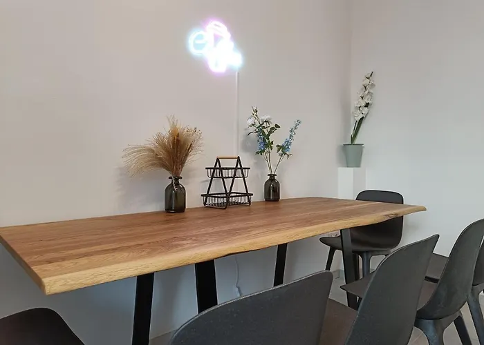 Central 2 Bedroom Apartment In Kreuzberg