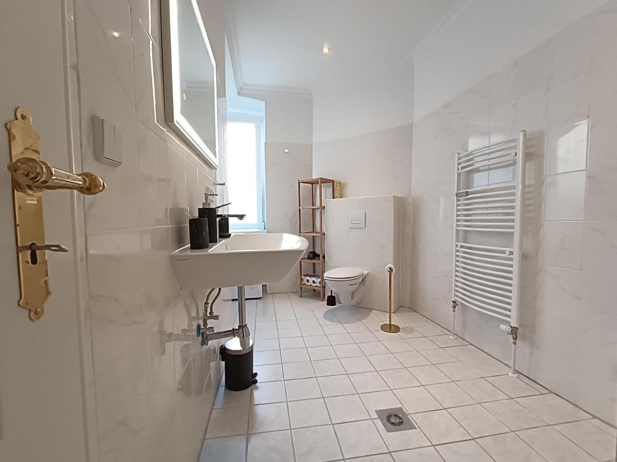 2 Bedroom In Kreuzberg Apartment
